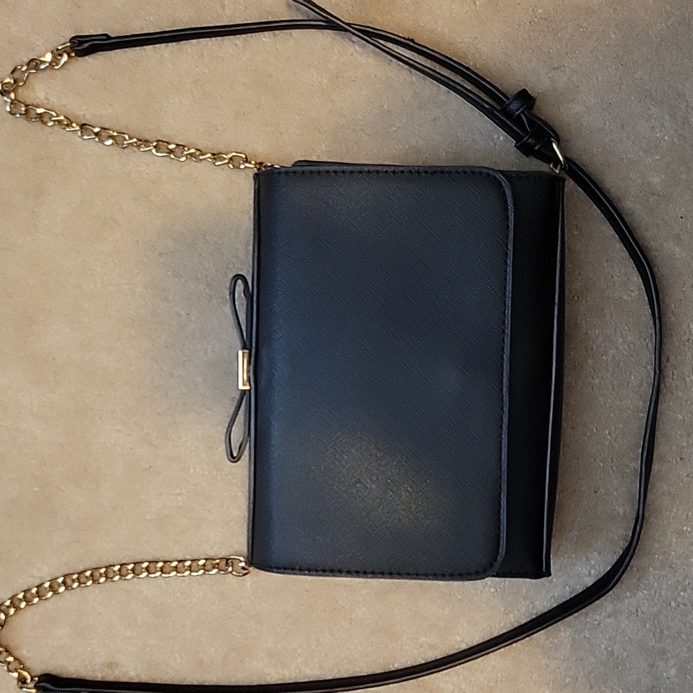 Elegant Black Leather Crossbody Bag